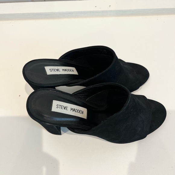 Black Esmeralda Heels - Picture 4 of 6